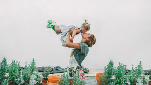 5 simple, healthy and eco-friendly ways to be a "Supermom" without overdoing It
